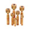 Lot van 7 Kokeshi Poppen Tomio Sato Handgeschilderd Hout Japan Lot van 7 Kokeshi Poppen Tomio Sato Handgeschilderd Hout Japan